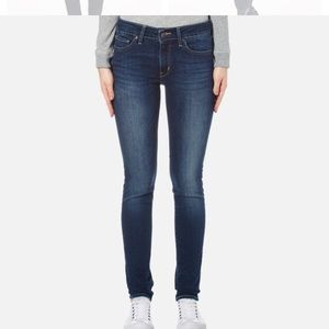 Levis skinny jeans (long)